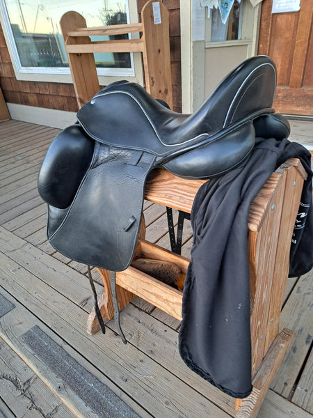 17.5" Custom Saddlery Icon Flight Dressage Saddle