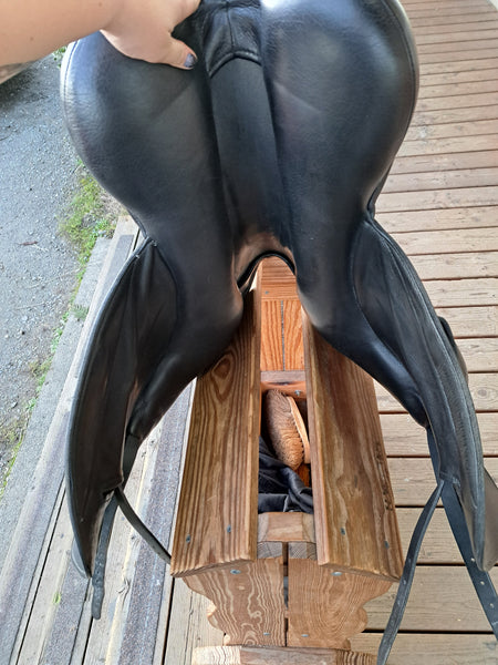 17.5" Custom Saddlery Icon Flight Dressage Saddle