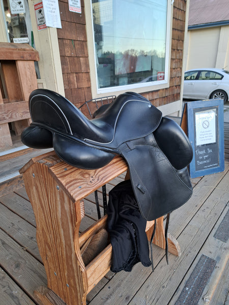 17.5" Custom Saddlery Icon Flight Dressage Saddle