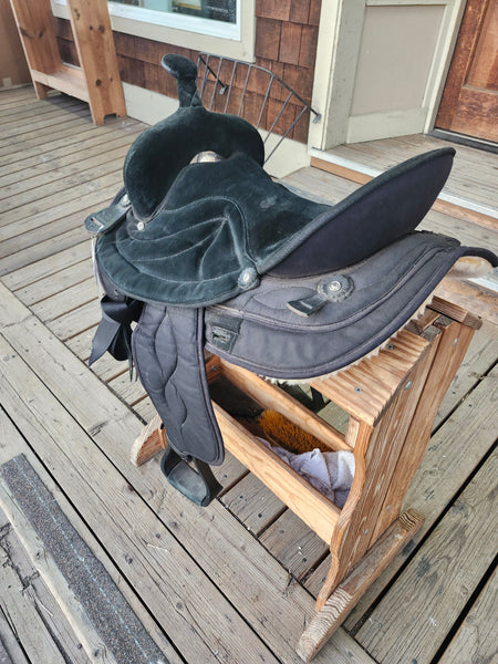 16" Big Horn Synthetic Western Trail Saddle