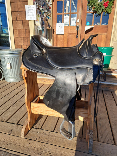 17" Barefoot Treeless Western Saddle