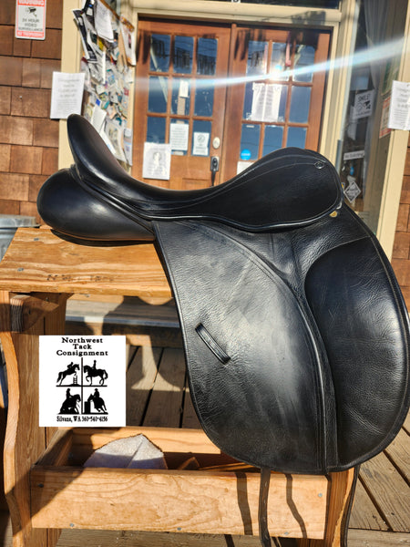 18" County Connection Dressage Saddle