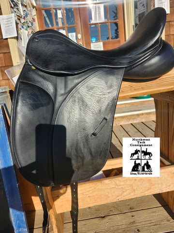 18" County Connection Dressage Saddle