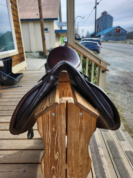 17" Collegiate Dignitary All Purpose Saddle