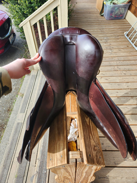 17" Collegiate Dignitary All Purpose Saddle