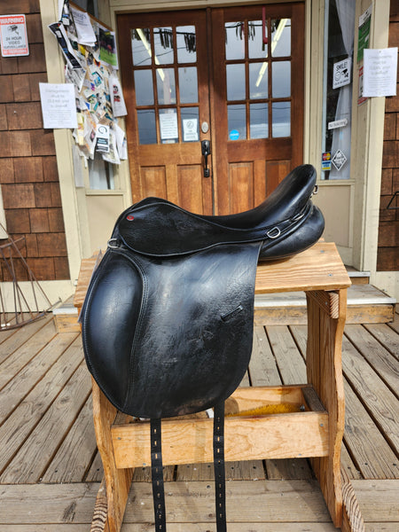 18" Lovatt & Ricketts Solstice Endurance Saddle