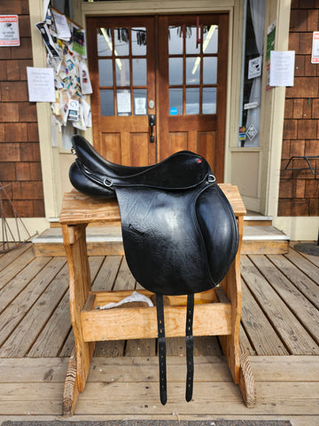 18" Lovatt & Ricketts Solstice Endurance Saddle