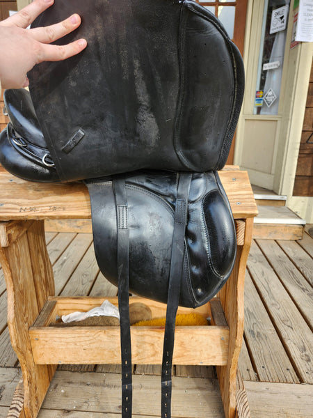 18" Lovatt & Ricketts Solstice Endurance Saddle