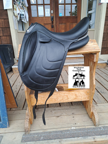 17.5 Devoucoux Makila Harmonie Dressage Saddle