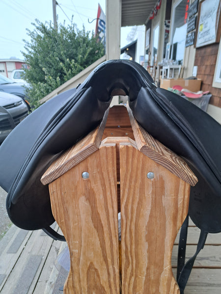 17.5 Devoucoux Makila Harmonie Dressage Saddle