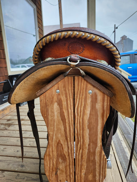 16" Double J Penner Saddle