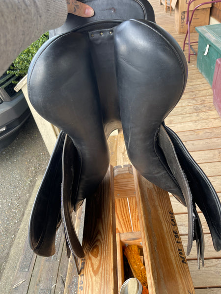 17.5M Albion Kontact Close Contact Jump Saddle