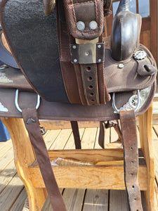 16" Synthetic Western Trail Saddle