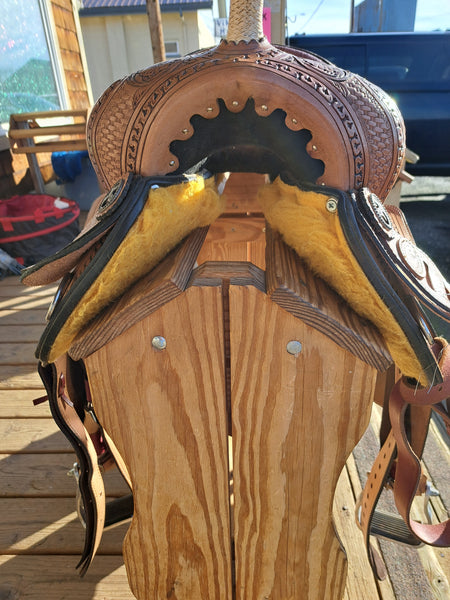 15" Double T Barrel Racing Saddle