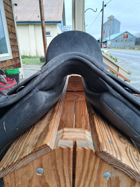 17.5" Wintec Isabell Werth Dressage Saddle