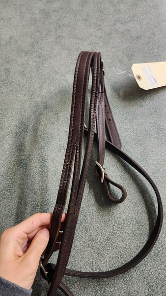 Mac Pherson Slit Ear