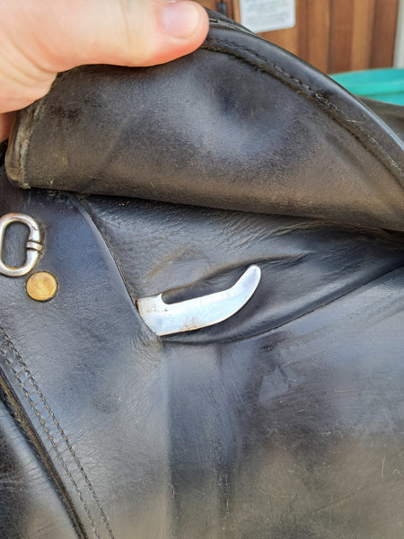 17.5" Kent & Masters MJJ S-Series Jumping Saddle