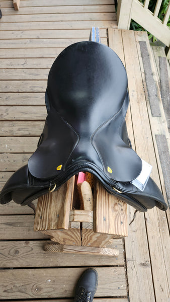 17" Revere Dressage Saddle