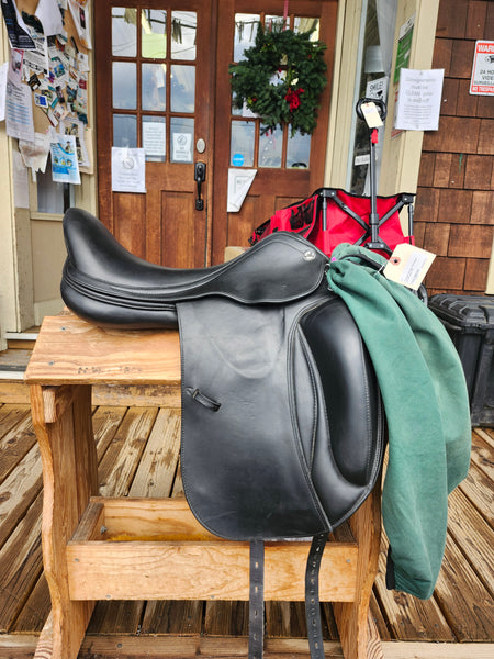 On Trial  18" Prestige D1k Zero Dressage Saddle