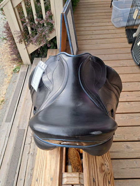 17.5" Hastilow & Sons Bambaugh Dressage Saddle