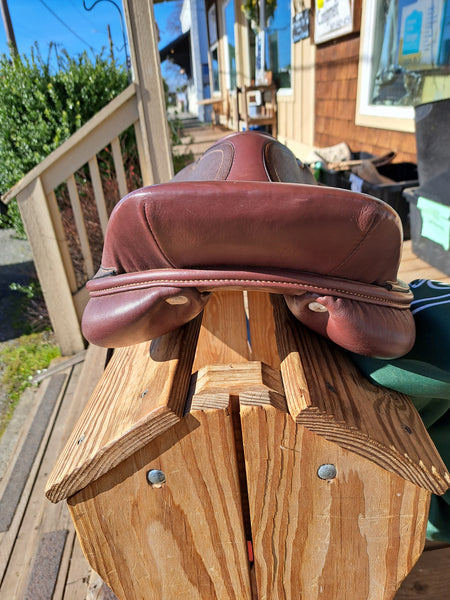 17" HDR Club Close Contact Saddle
