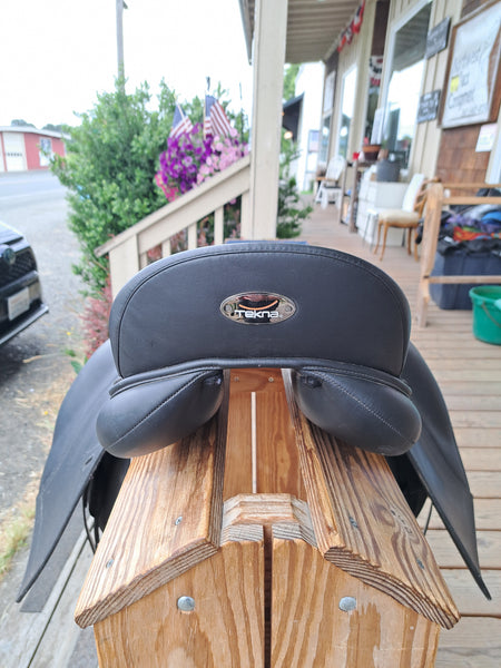 17.5" Tekna S-Line Synthetic Dressage Saddle