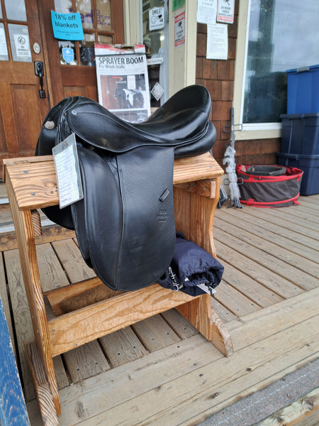 17.5" Stubben Genesis C.S. Deluxe Dressage Saddle