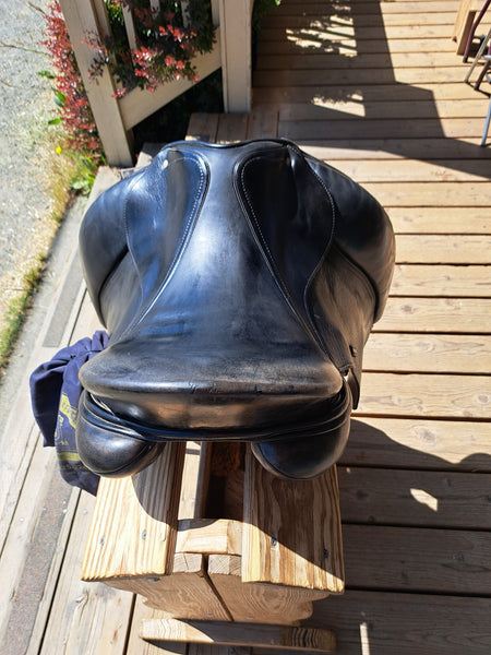 17.5" Schleese Wave Dressage Saddle