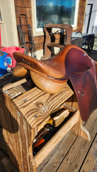 16.5" Pessoa Art Jumping Saddle