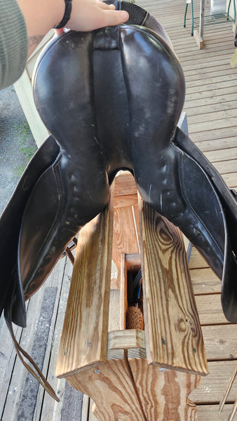 17.5" Rembrandt Dressage Saddle