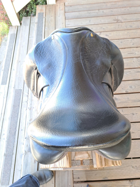 18" Black Country Vinici Monoflap Dressage Saddle