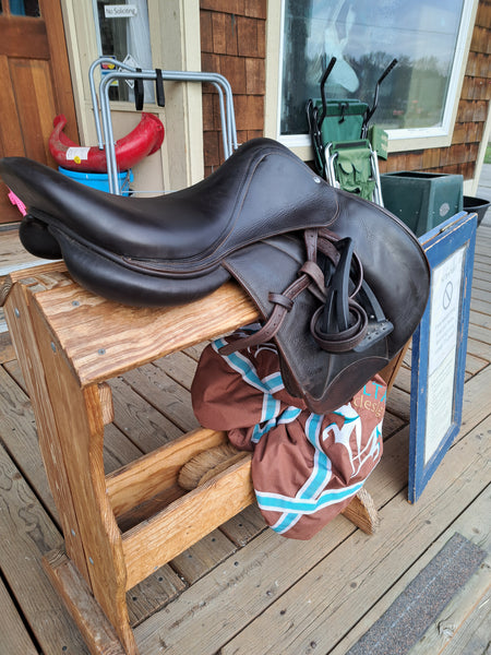 ON TRIAL 18" Voltaire Stuttgart Jumping Saddle
