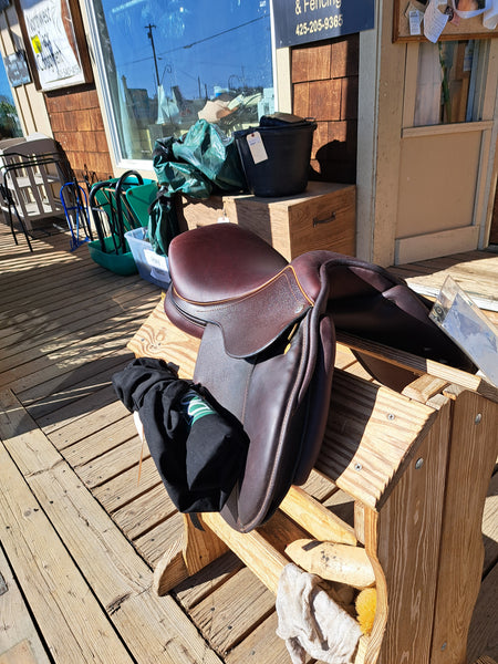 14" Dover Circuit Close Contact Jump Saddle