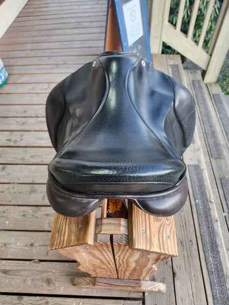 18" Barnsby Special Crown Dressage Saddle