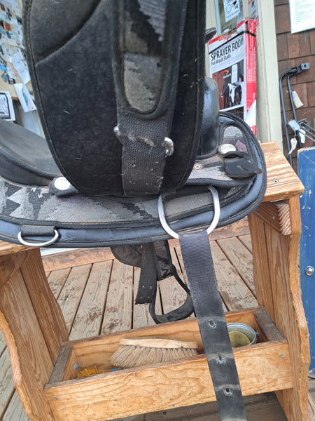 15" Abetta Synthetic Western Saddle