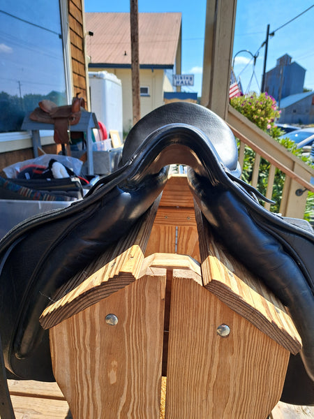 16.5" Fredy Roosli Pilatus Dressage Saddle