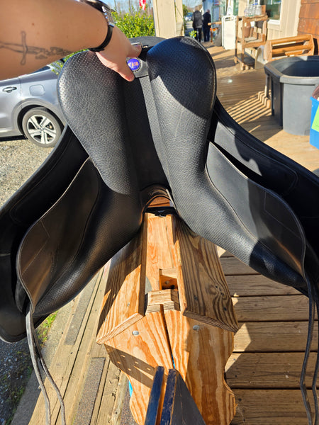 16.5" Wintec Pro Endurance Saddle