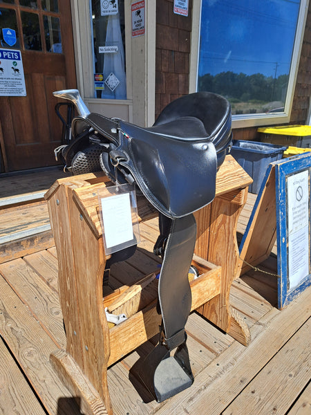 Ghost Quilty Treeless Saddle