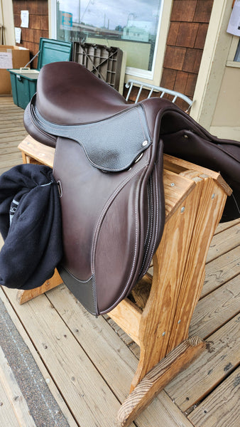 19" Ovation Close Contact Saddle