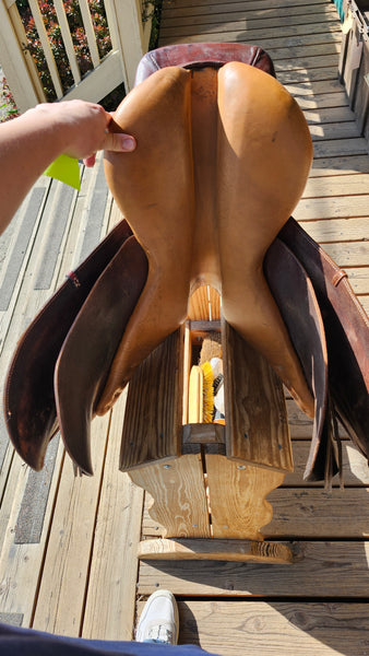 17" Collegiate Jump Saddle