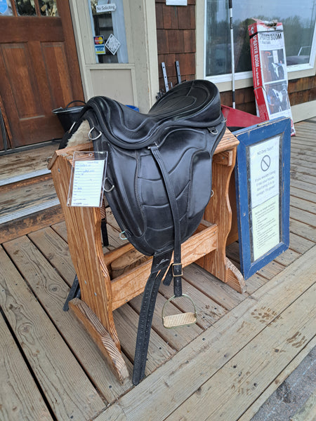 16" FreeForm SB Treeless Saddle