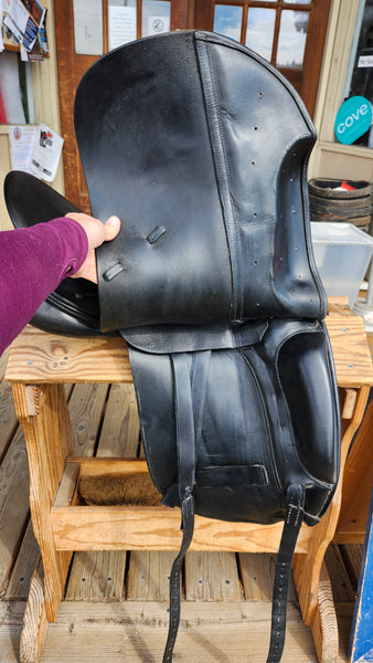 18" Albion Platinum Dressage Saddle
