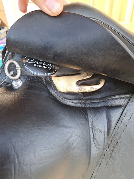 17.5" Custom Saddlery Steffen's Advantage
