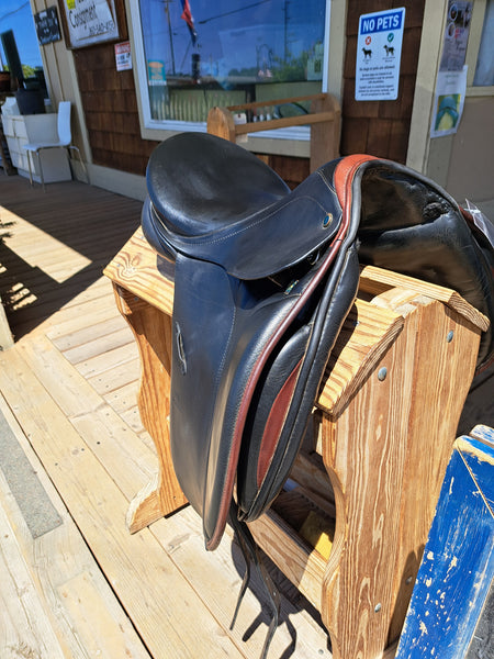 16.5" Stubben Juventus Dressage Saddle