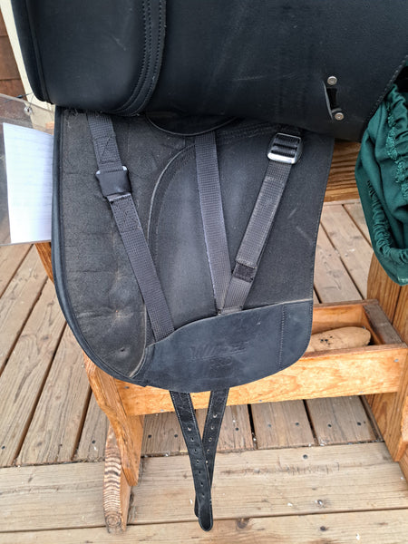18" Wintec Pro Contourbloc Dressage Saddle