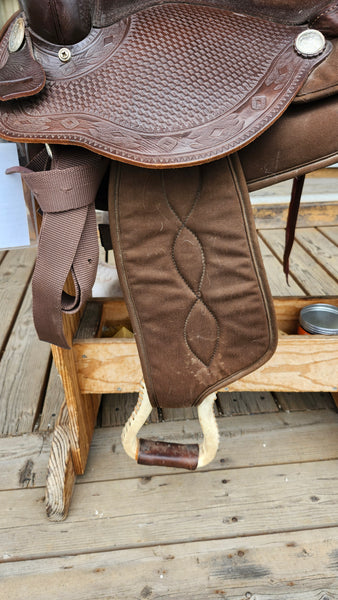16" Synthetic Barrel Saddle