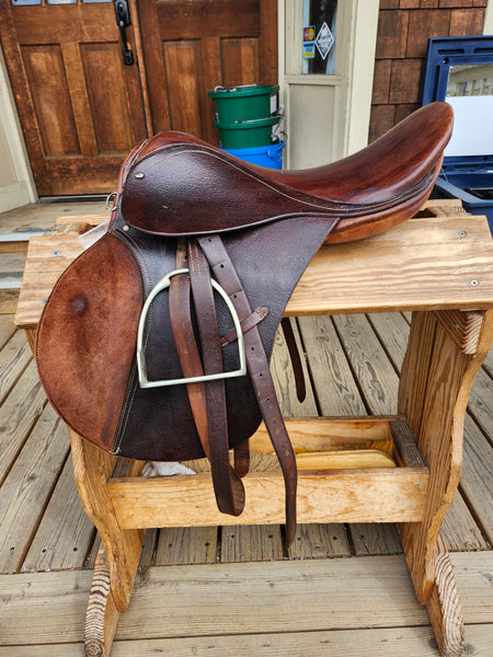 16" Cortina Close Contact Saddle