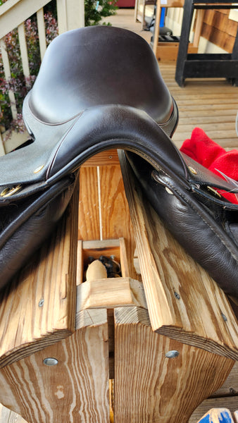 15.5" Connect By Frnak Baines Jump Saddle