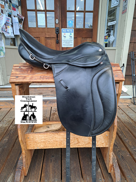 18" Courbette Aristokrat Dressage Saddle