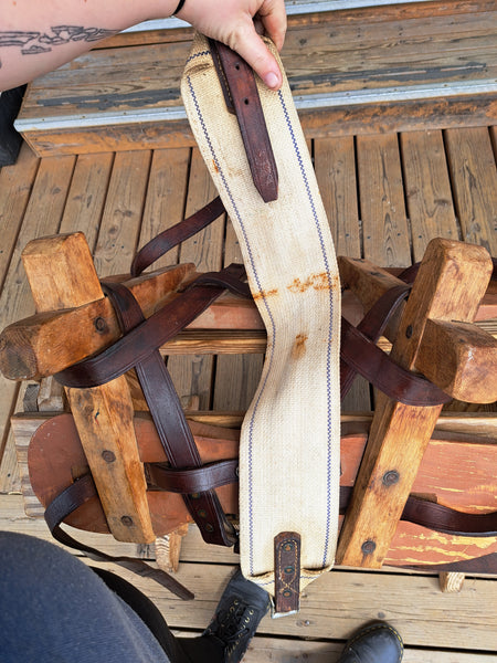 Sawbuck pack saddle w/ breeching